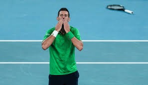 5连败！字母哥缺战雄鹿遭33分狂虐，杨瀚森2分钟0分0板